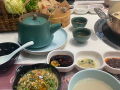 -洪氏嗨捞·猪肚鸡火锅(阳光天地店)