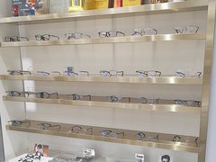 -视野联行眼镜•蔡司•依视路(温江店)