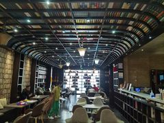 -钟书阁(松江泰晤士小镇店)