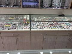 -朱师傅眼镜·蔡司·依视路·尼康(市先进店)