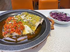 -阿瓦山寨·湘菜现炒·剁椒鱼头王(咸阳总店)