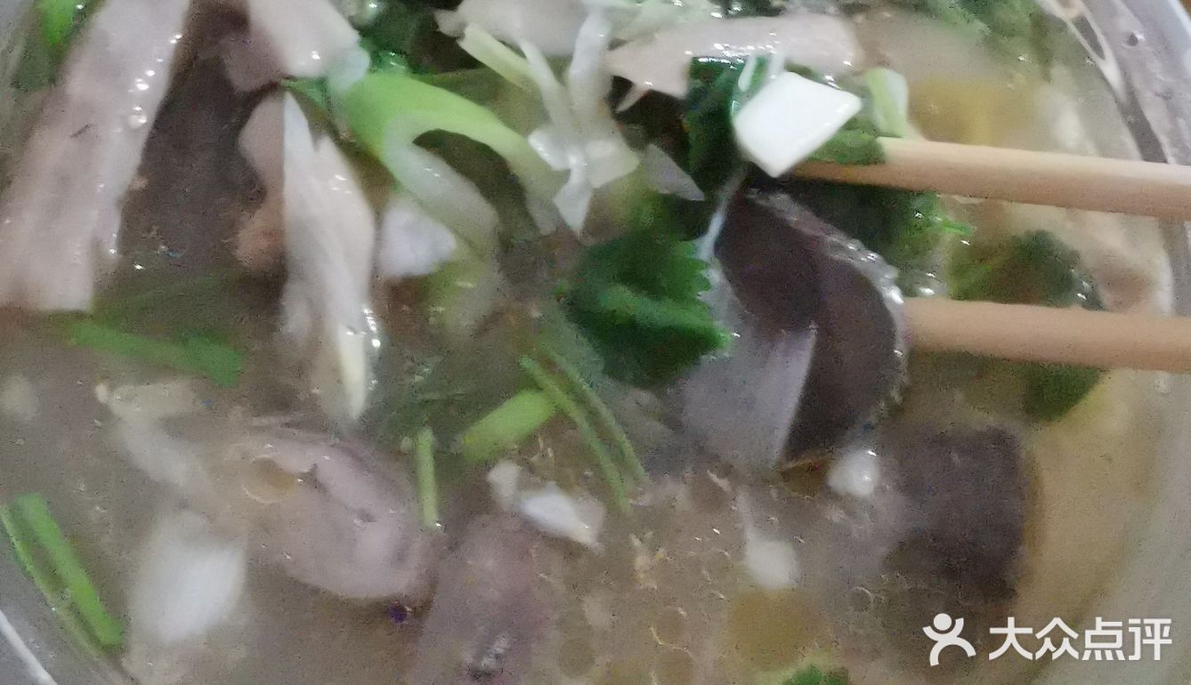 一家没有店名的苍蝇馆子