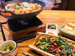 -老滇山寨•云南特色菜•地方菜•民族风情歌舞表演(金碧店)