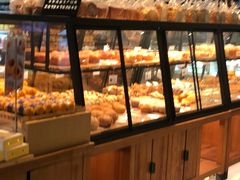 面包甜点陈列柜-格瑞思动物奶油生日蛋糕(圆融店)