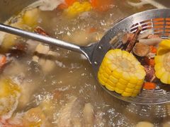 -尚尚仙·酸汤猪手·猪肚鸡火锅(华联万柳购物中心店)