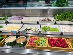 自助取餐区-绿岛港轩海鲜烤肉涮锅自助餐厅