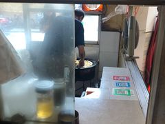 -老字号眼镜子煎包汤包店