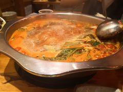 -野山舂·贵州现舂酸汤火锅(鸿通城店)