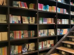 -钟书阁(松江泰晤士小镇店)