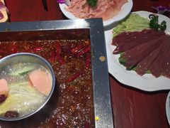 -二荆条·蜀鲜汇城市森林火锅