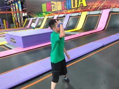 -嘿哟动霸CHUA·新潮玩运动娱乐中心·蹦床滑冰团建乐园