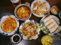 -Cuc Gach Quan Restaurant