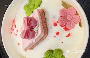 Cherry Blossom Cake Snow Ice