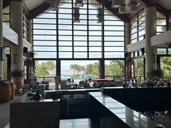 -亚龙湾喜来登·美景台大堂吧