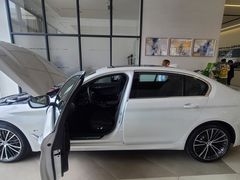 -上海宝诚尊悦宝马4S店(静安店)