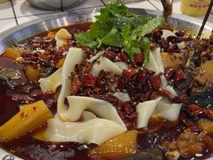 -晓彭肥肠鸡·泡椒鸡火锅(水木天地店)