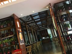 -阿瓦山寨·湘菜现炒·剁椒鱼头王(咸阳总店)