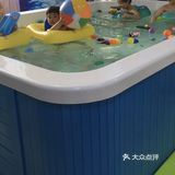 宝宝游泳好开心吖～～