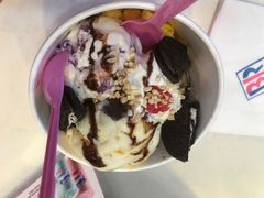 三球华夫圣代-芭斯罗缤31冰淇淋(BHG MALL上地店)