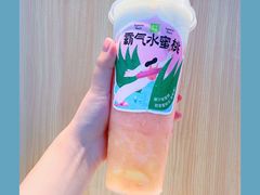 霸气水蜜桃-奈雪的茶(湖滨银泰in77C区PRO店)