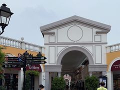 -佛罗伦萨小镇广佛名品奥特莱斯(疏港路店)