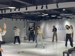 -唯舞空间