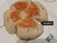 轻芋泥咸蛋黄米面包-喜茶(烟台莱山万象汇店)