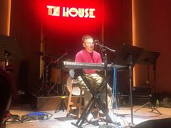 -TZ House音乐现场(来福士中心店)