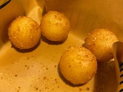 炸芝士球-富乐满韩国正宗炸鸡韩国料理(虹泉路店)
