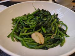 -鱼鲜饭香·招牌汽锅剁椒鱼头王