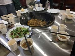 -粘豆包柴火铁锅炖
