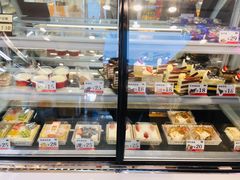 面包甜点陈列柜-法诗甜蛋糕店(皇姑大润发店)