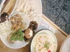 -洪氏嗨捞·猪肚鸡火锅(阳光天地店)