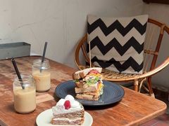 -The Daily Fix Cafe