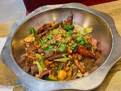 -愉肴麻辣香锅(中山路店)