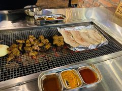 -马路牙子烧烤音乐酒馆(望京店)