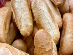 -Bánh Mì Huynh Hoa