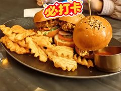 川香炸鸡小汉堡-哈蒙德餐厅