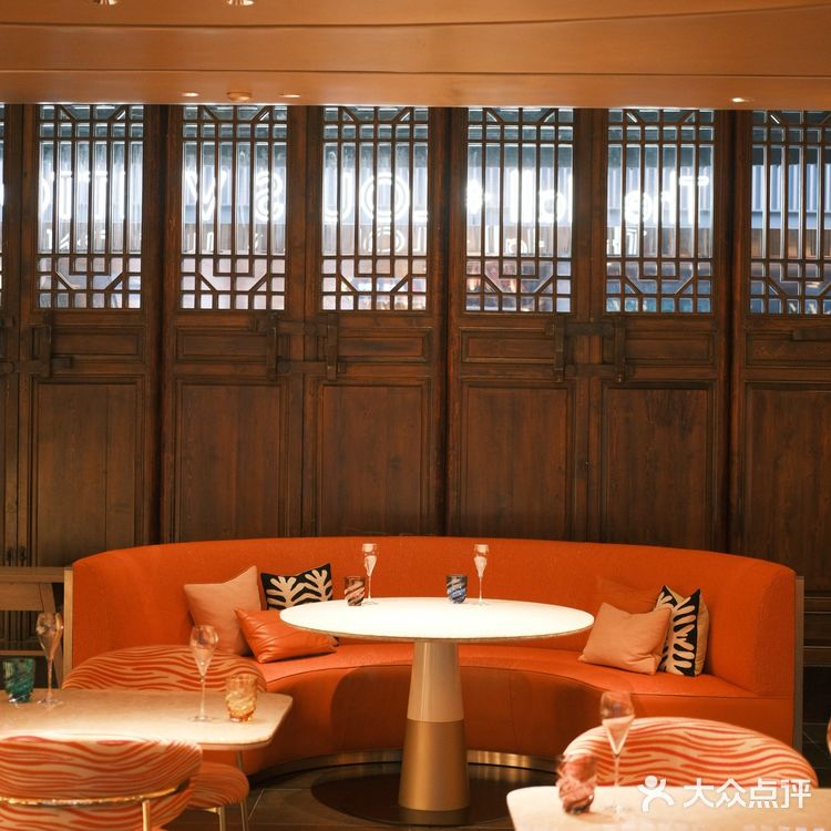 在成都遇见LV中国首家餐厅THE HALL