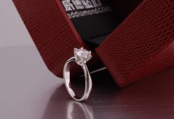 -威德钻石-克拉钻大本营(南京东路店)