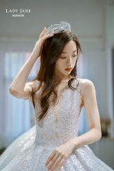 -Lady  Jane高端婚纱礼服馆