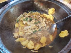 铁锅炖小鸡-炖四方东北铁锅炖·烧烤小龙虾(中豪国际店)