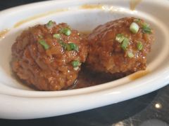 鸭蛋黄狮子头-梅飞酒家(桑园路店)
