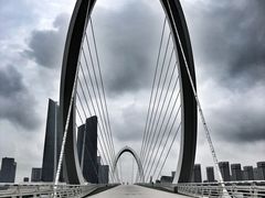 -南京眼步行桥