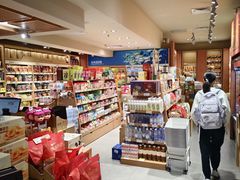 -良品铺子(白云新世界店)