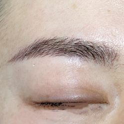 -一个差评成就的纹眉店