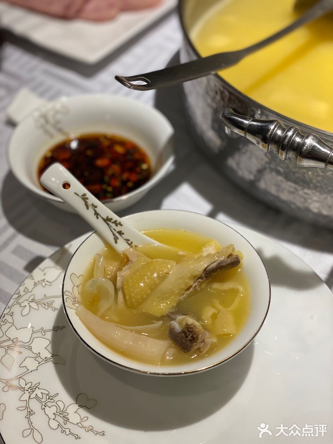 六間堂的这一锅花胶鸡汤也太鲜美了吧