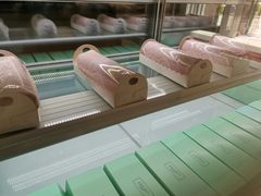 -顶东面包花园·生日蛋糕(世博店)