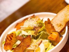 三文鱼色拉-1886德国汽车餐厅(外滩十六铺码头店)