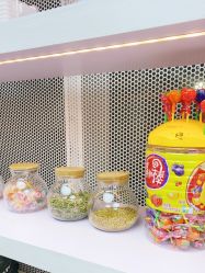 -PE SALON 
